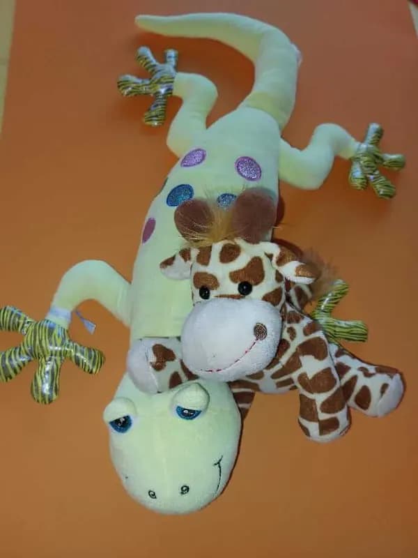 Maskottchen des Zugs Giraffen & Geckos